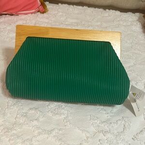 NWT - Green clutch with wooden handle - Francesca’s